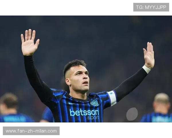 国际米兰禁区前沿，劳塔罗果断起脚